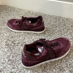 Women’s New Balance // size 10